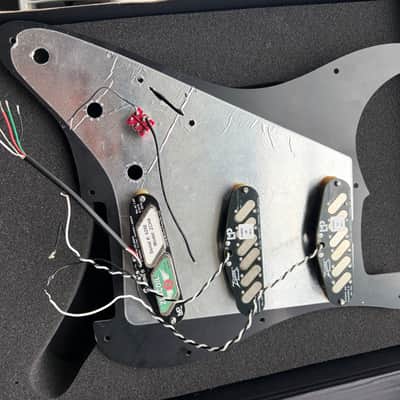 Zexcoil Z-Series Hybrid Convertible Set™ - Loaded Pickguard 2024 - Black image 3