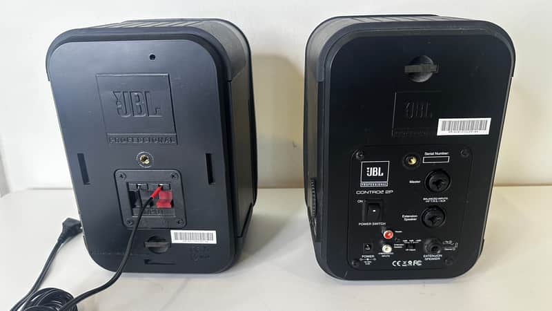 JBL Control 2P Compact 5.25" Powered 2-Way Studio Monitor Speaker (Pair) 2010s - Black image 1