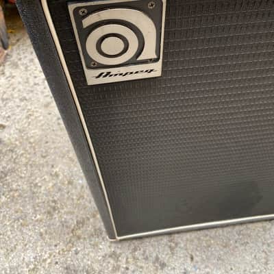 Ampeg SVT-410HLF Classic Series 500-Watt 4x10" Bass Speaker Cabinet 2007 - Present - Black Bild 2