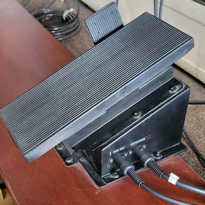 Hammond XK-3 System with XK-3c, XLK-3, XPK Pedal, XPK-100 Mini Pedalboard, EXP-100F and Leslie Model 3300* Red Walnut image 5