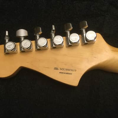 Fender Jazzmaster Neck 22 frets Pau Ferro with Locking Tuners and Graph Tech String Tree image 2
