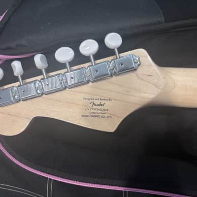 Squier Hello Kitty Stratocaster 2024 - Present - Pink image 6