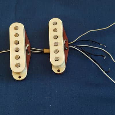 * * * Ultra-Rare Vintage 1982 Fender "Red Bottom" Staggered Pickup Set * * * image 2