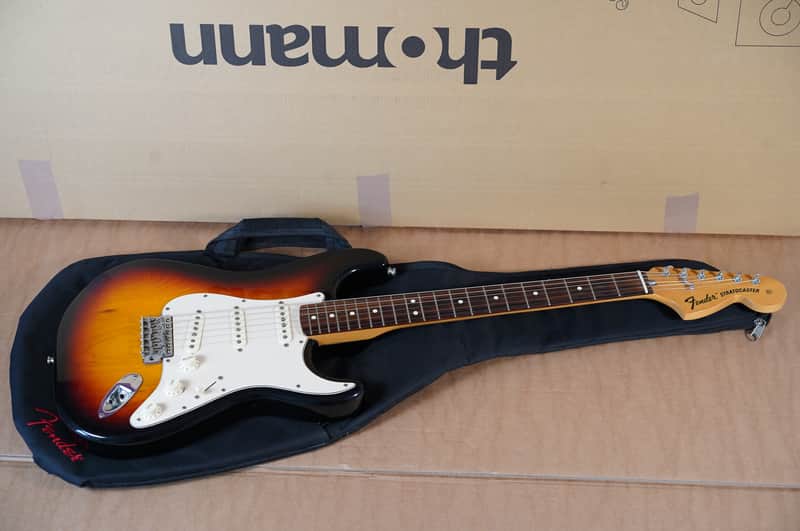 Fender Classic Series '70s Stratocaster (2004) + Fender Gig Bag image 1
