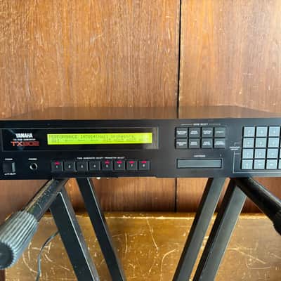 YAMAHA TX802 FM TONE GENERATOR SYNTHESIZER 2U RACK New internal battery image 2
