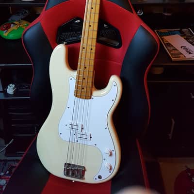 Fender Precision Bass MIJ 1993-1994 Aged Vintage White image 1