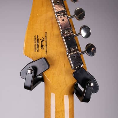 Squier Classic Vibe '60s Stratocaster - 3-Color Sunburst image 8