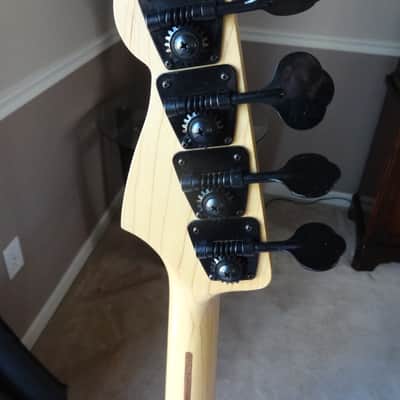Fender Vintage Duff McKagan Jazz Bass 1980s white (Not re-issue) image 6