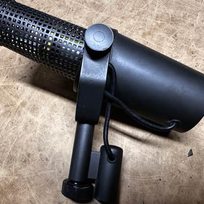 Shure SM7 Cardioid Dynamic Microphone - NICE! image 3