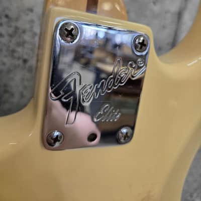 Fender Stratocaster Elite 1983 Made in United States Electric Guitar with Case - Artic White image 14