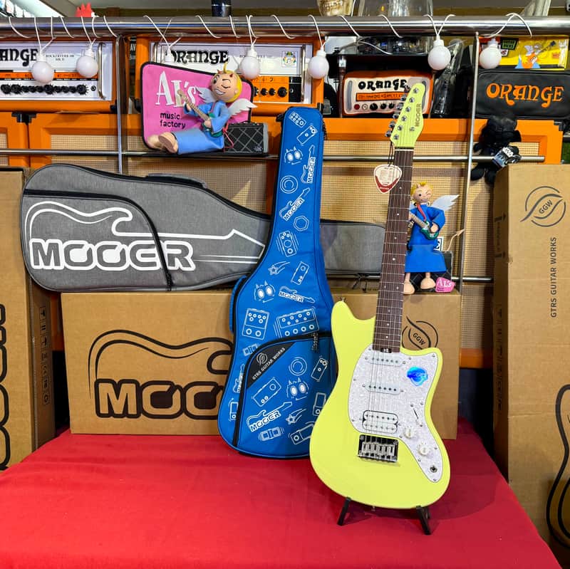 Mooer Guitars MLT10 (Travel/ Short Scale) CANDY YELLOW 2025 Super Light 2,5Kg image 1
