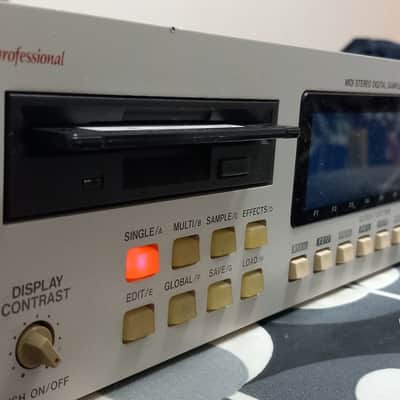 Akai S3000XL MIDI Stereo Digital Sampler 1996 - White