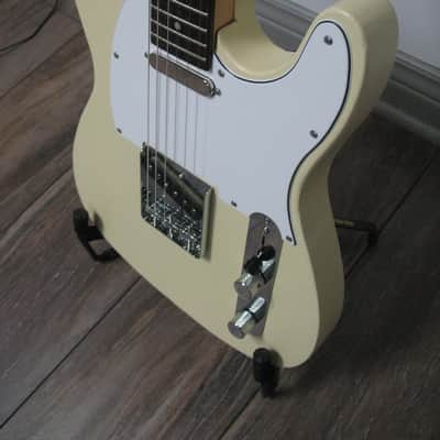 Partscaster Tele standard 2026 - Vintage Yellow satin nitro image 5