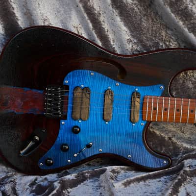 GB Liuteria Traditional Strato semi hollow rosewood and blue resin image 14