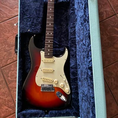 Fender American Ultra Stratocaster with Rosewood Fretboard 2019 - 2025 - Ultraburst image 1