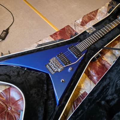 Jackson RR1 MADE IN USA RARE RR2 Bolt-On Randy Rhoads Flying V HH Kent Armstrong SKB Flight Case image 10