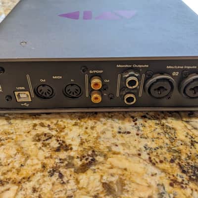 Avid MBox 3 Mini USB Audio Interface - ONLY 1 WORKING INPUT image 2