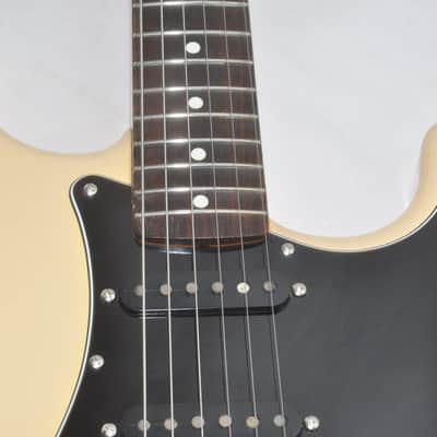 Fender Japan Stratocaster ST62 J serial Fujigen Electric Guitar Ref No 6477 image 7