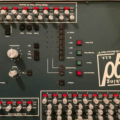 DAKING 1112 24 CH 8 BUS CONSOLE CLASS A DISCRETE 2000's image 9