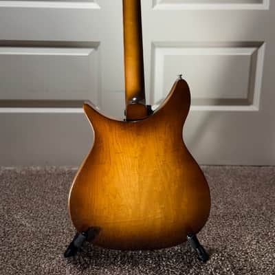 Rickenbacker 1979 320 - Autumnglo image 6