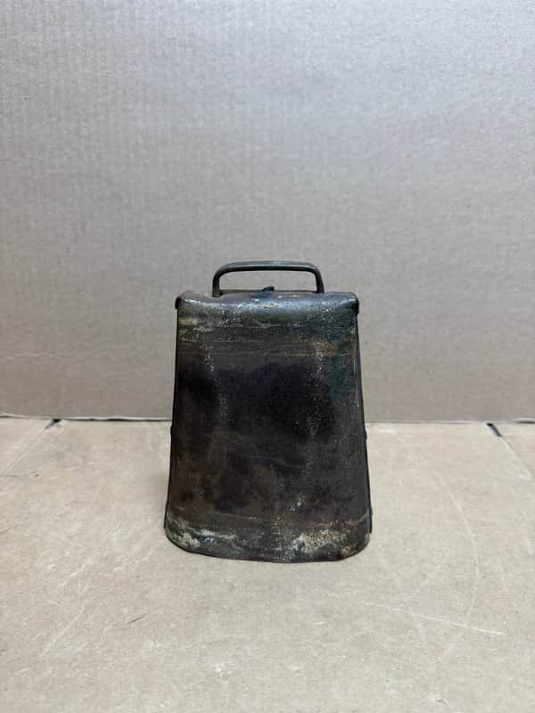 Unbranded Vintage Steel Cowbell – Rustic Patina – Heavy-Duty Construction – Fully Functional – Used image 1