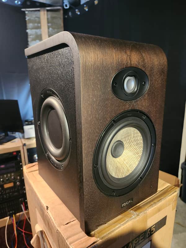 Focal Shape 65 6.5" Powered Studio Monitors (Pair) 2010s - Wood image 1