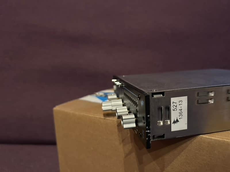 API 527 500 Series Compressor w/ 3 spare 2520's image 1