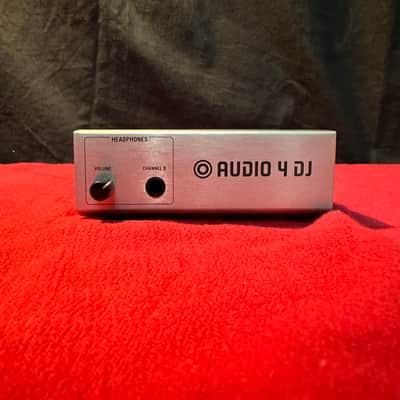 Native Instruments Audio 4 DJ USB Interface image 4