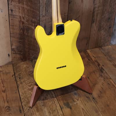 Fender Player Plus Telecaster HH Ebony Fretboard - Limited Edition - Ferrari yellow image 9