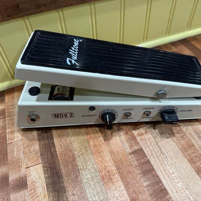 Fulltone Mini Deja Vibe MDV-2 White image 6