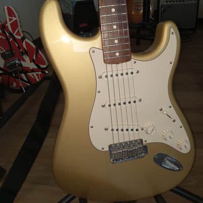 Fender Stratocaster 2003 - Aztec Gold image 6
