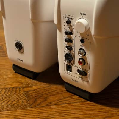 iLoud Speaker Set With Cables & Accessories White image 3