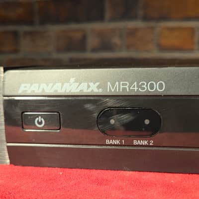 Panamax MR4300 9-Outlet Power Conditioner image 2