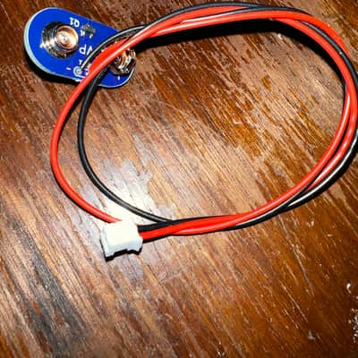 Variax Guitar Replacement Battery Cable (RVP-1) image 3