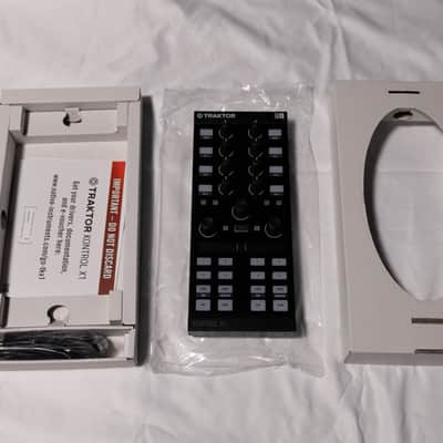 Native Instruments Traktor Kontrol X1 2010s - Black image 4