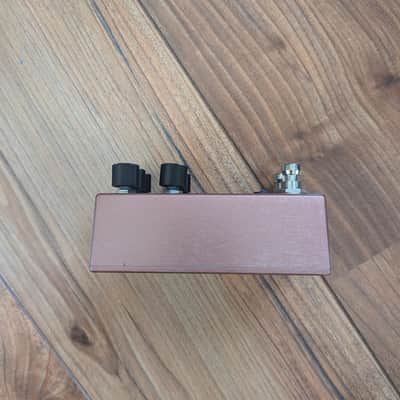 Walrus Audio Monument Harmonic Tap Tremolo V2 2018 - Present - Coral / Black image 5