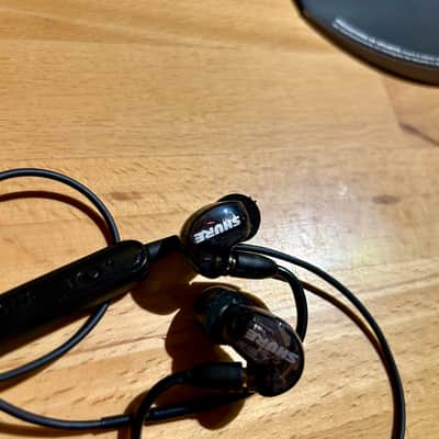 Shure AONIC 215 Wired In-Ear Monitors image 4