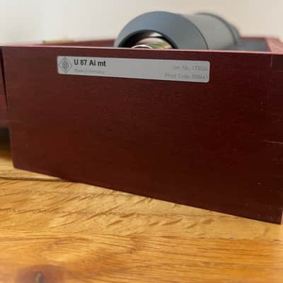 Neumann U 87 ai Studio Set w/ Neumann Shockmount - Pristine Condition image 4
