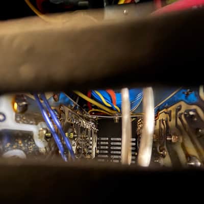 Adcom GFA-555 II stereo power amplifier image 10