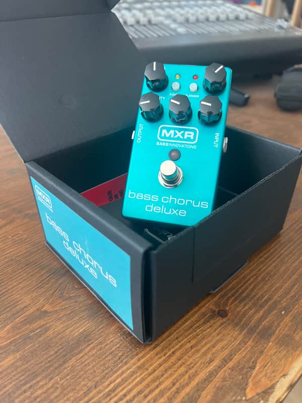MXR M83 Bass Chorus Deluxe