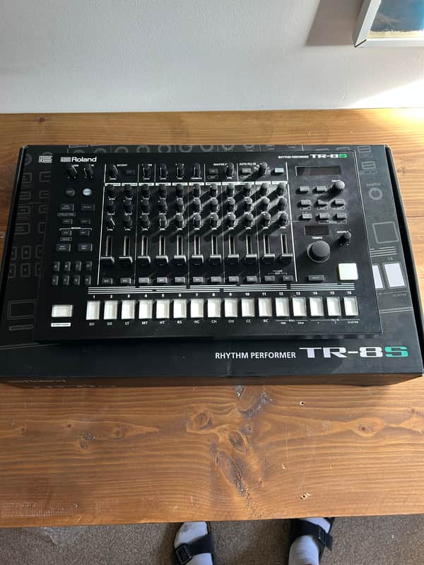 Roland TR-8S AIRA Rhythm Performer with Sample Playback 2018 - Present - Black image 1