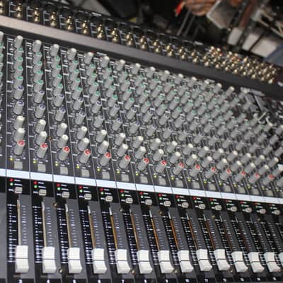 Yamaha EMX 5000-20/Powered Mixer 1000 Watts with 2 Effect Engines in Road Case image 5