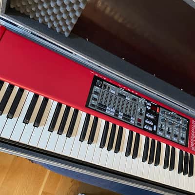Nord Electro 3 73 hammer action with Thon hard flight case image 13