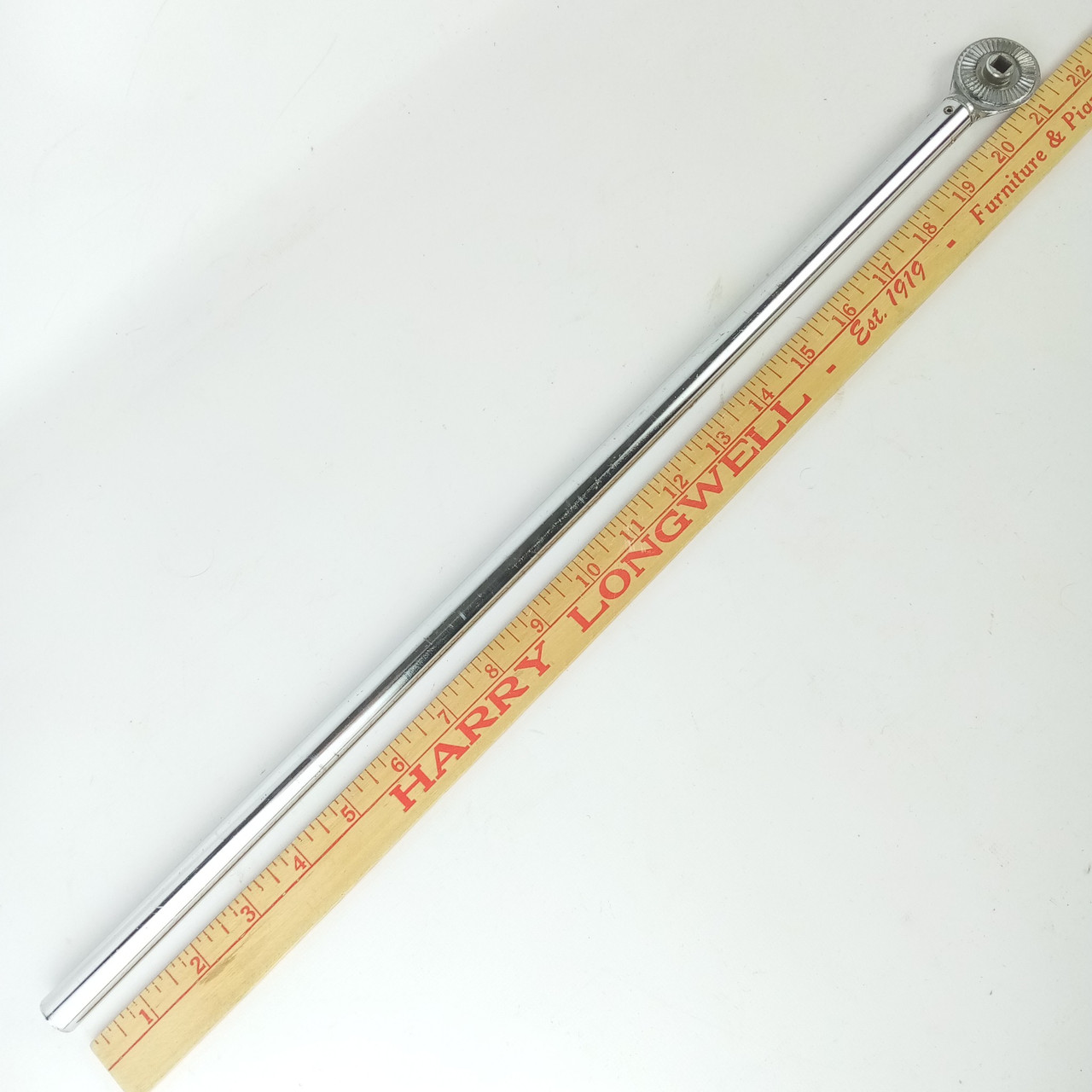 Ludwig Vintage Atlas Cymbal Stand 22"x5/8"Top Tube Ratchet Tilter Vintage Chrome — main photograph