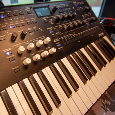 Korg Wavestate Mk 1: 37-Key Wave Sequencing Synthesizer 2021 image 3