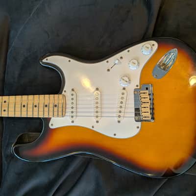 Fender 40th Anniversary American Standard Stratocaster with Maple Fretboard 1994 - Brown Sunburst image 2
