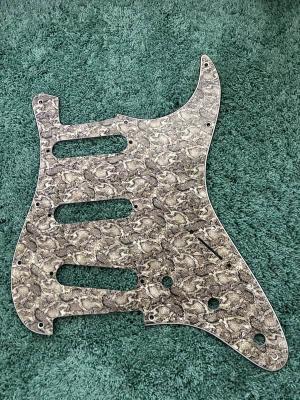 W.D. Pickguard and trem cover plate 2020’s image 1