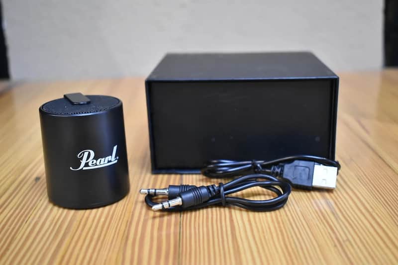 New Pearl Bluetooth Rechargeable Speaker w/ Aux Cable image 1