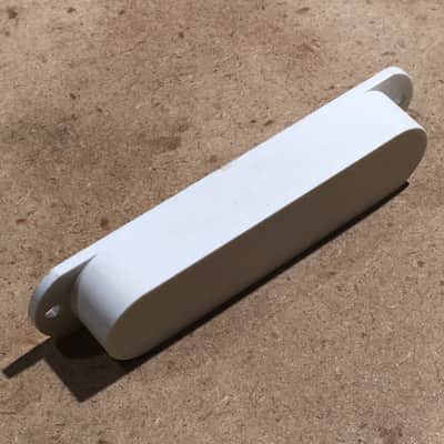Vintage White Fender Duo Sonic Mustang Musicmaster Guitar Pickup Cover Old Relic image 4