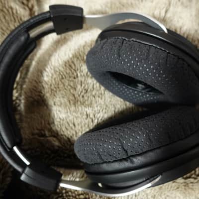 Shure SRH1540 Professional Closed Back Studio Headphones 2010s - Black image 11